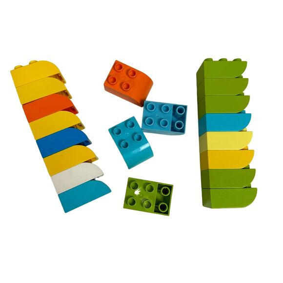 Duplo Lot of 20 Curved Top Slope Bricks Pieces Blocks 2x2 3x2 2x3. - Picture 1 of 7